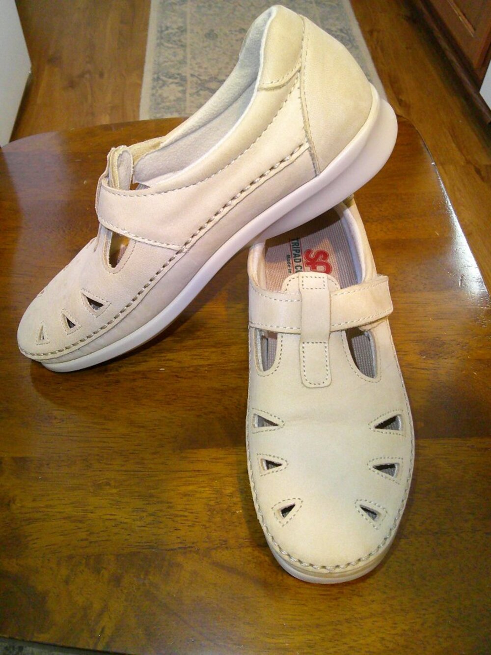 Women's SAS Roamer Tripad Comfort in Linen Size 7.5 N Narrow Worn Once New Cond